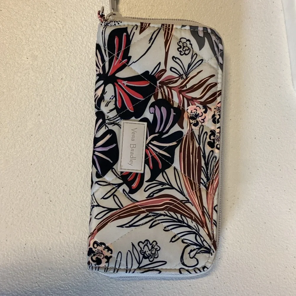 Vera‎ Bradley Ultralight RFID Accordion Wristlet Wallet in Sun Washed Tropical